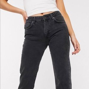 Pull and Bear regular mom jeans in black